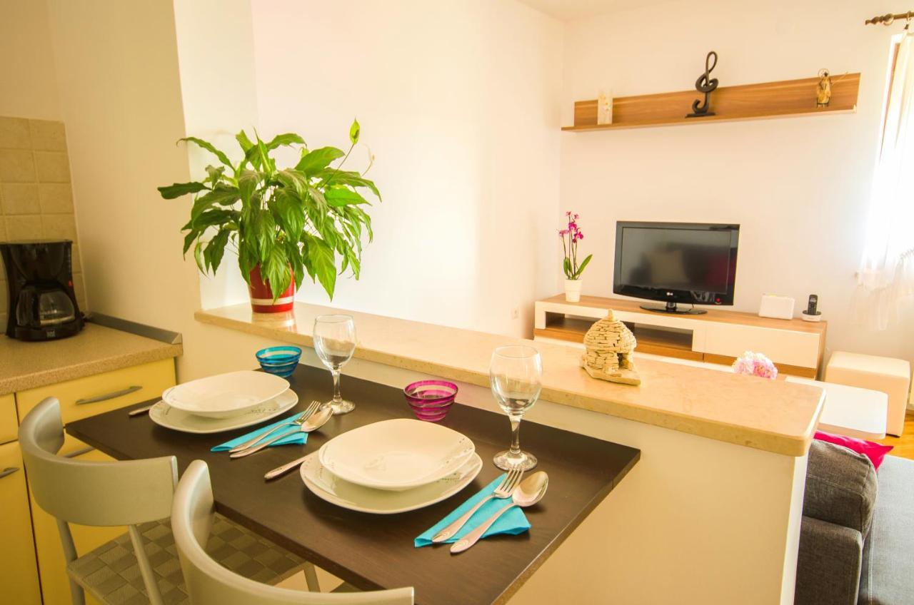 Apartment Ivis Vinkuran Esterno foto