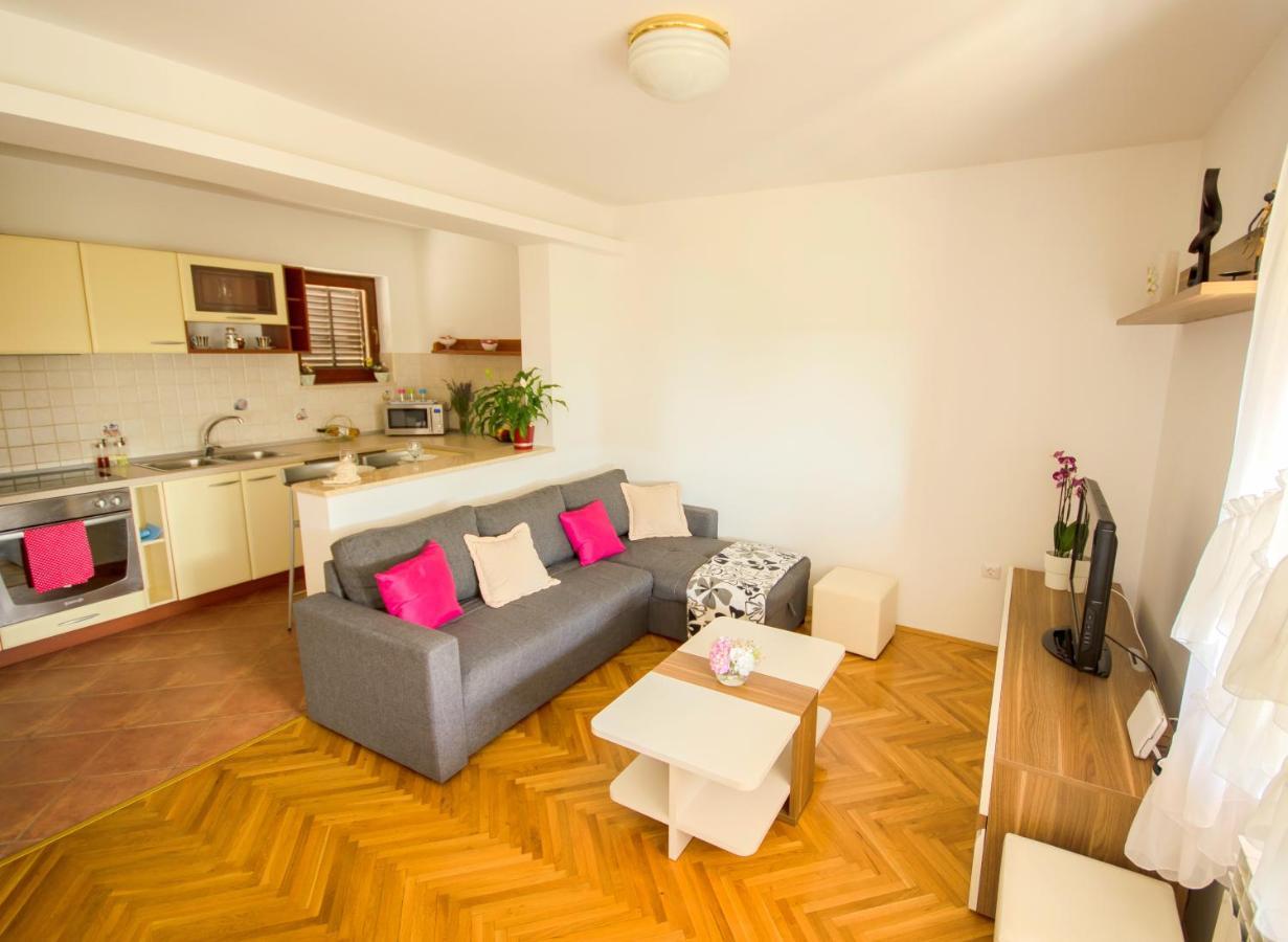Apartment Ivis Vinkuran Esterno foto