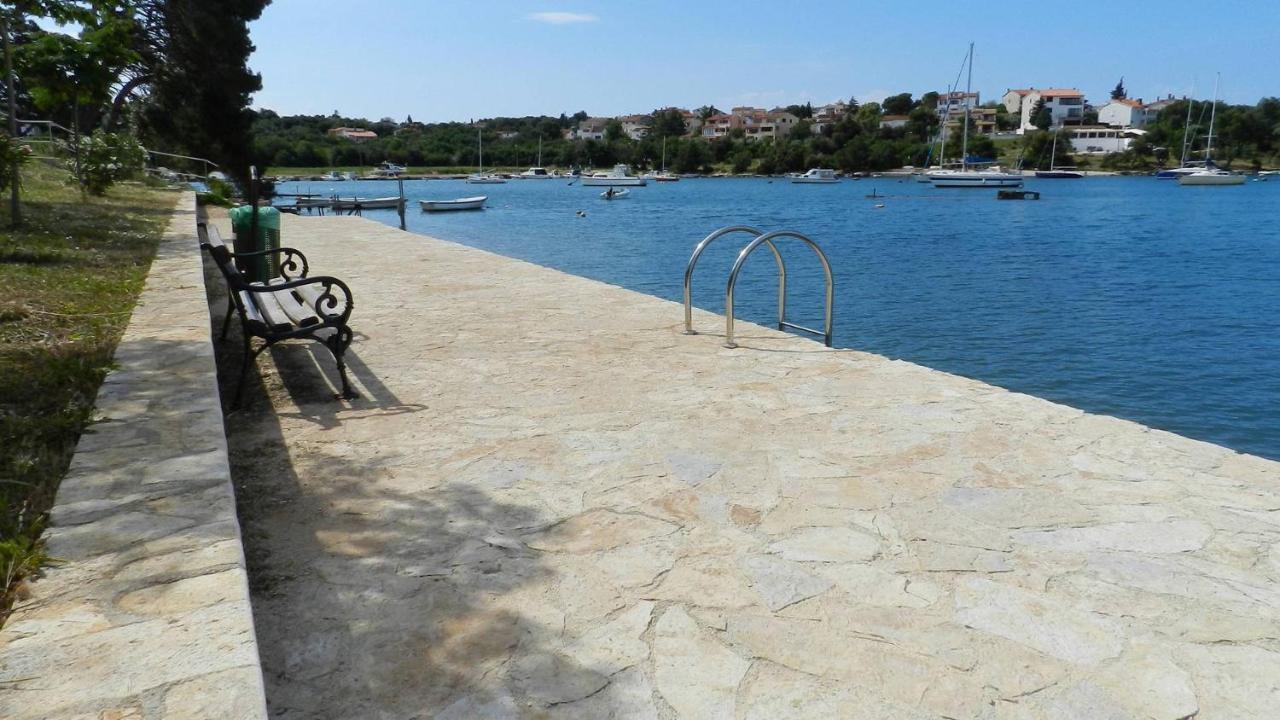 Apartment Ivis Vinkuran Esterno foto