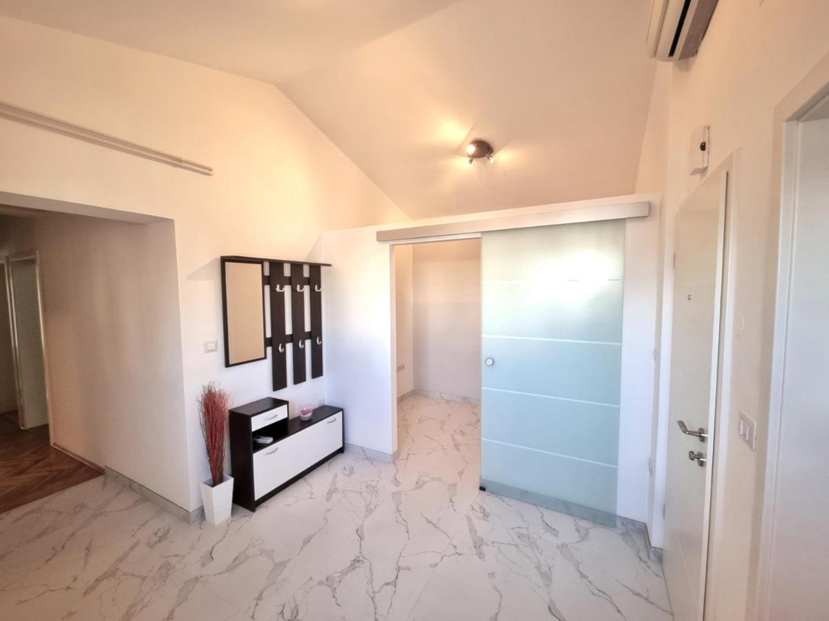 Apartment Ivis Vinkuran Esterno foto