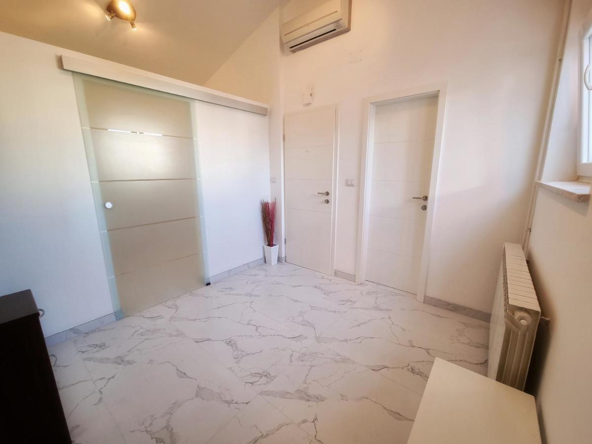 Apartment Ivis Vinkuran Esterno foto